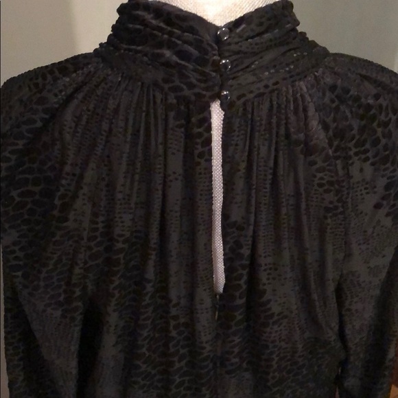 Black velvet w/embossed patern long sleeve dress - Picture 3 of 4